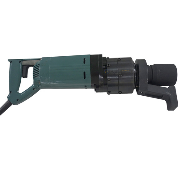 鎖緊高強度螺栓的電動扭矩扳手